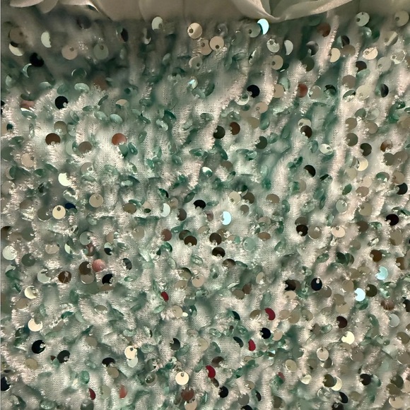 Chic Strapless Mint Dress with Floral Accents - Picture 3 of 5